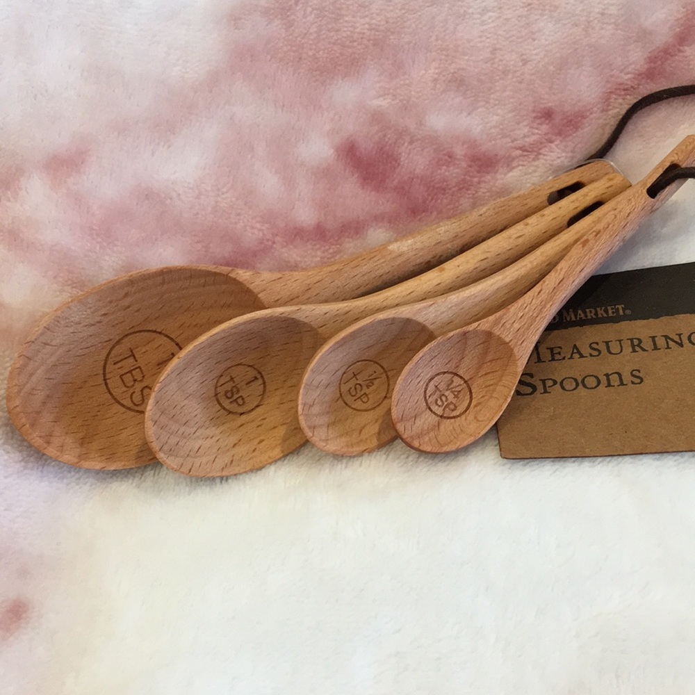 Wooden Measuring Spoon Set of Four with leather tie together, NWT